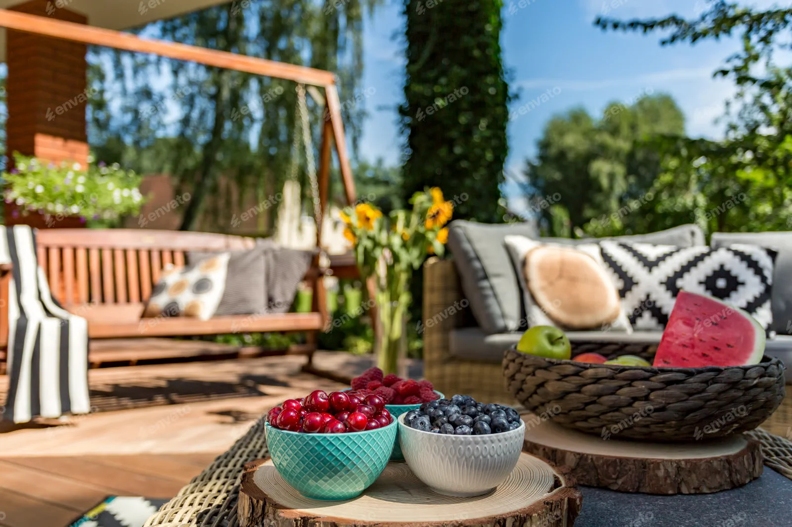 Bahçenize Uygun Mobilya Stilleri: Rustik, Modern, Minimalist